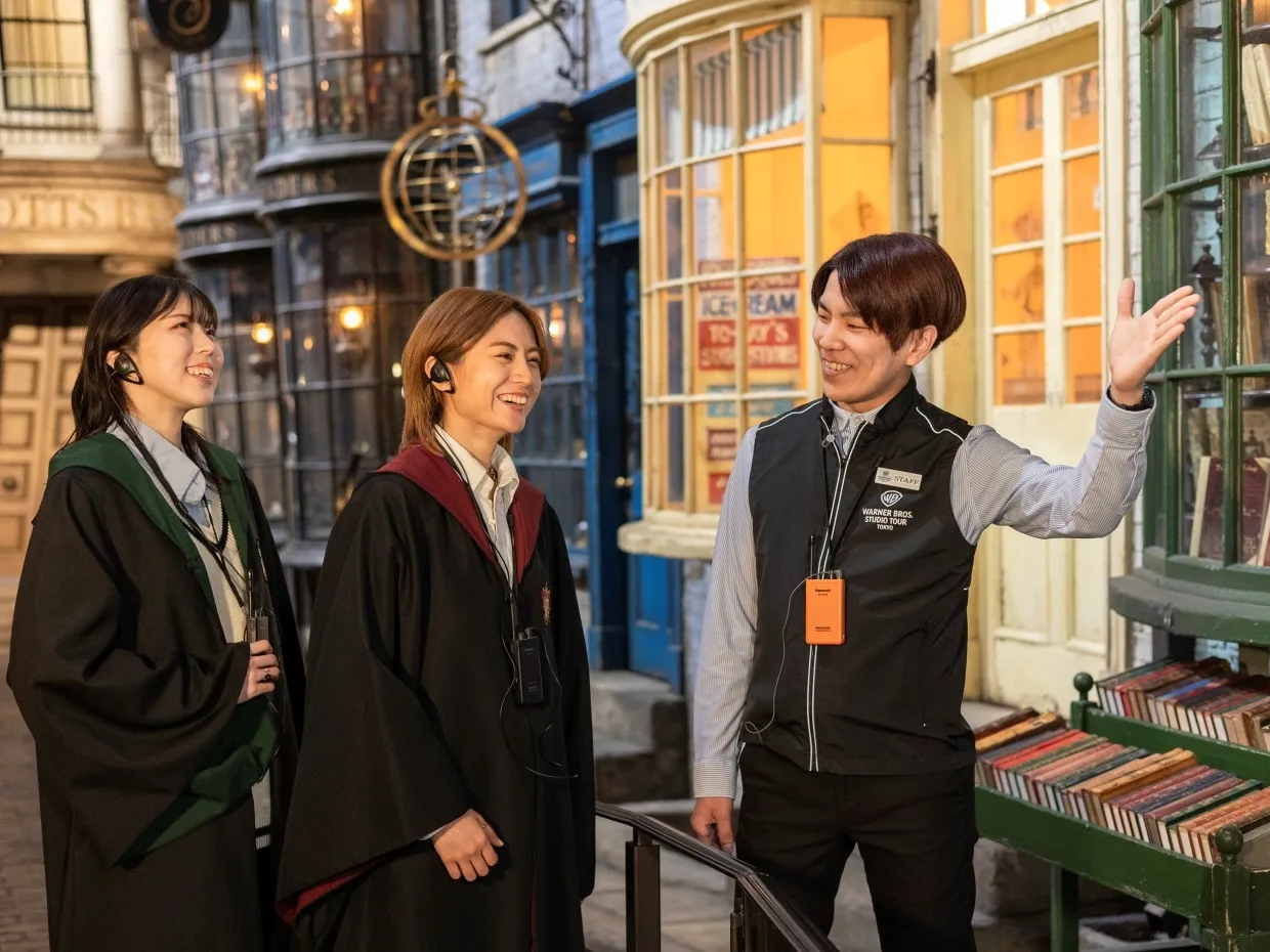 スタジオツアー東京 ハリー・ポッター ダイアゴン横丁の映画セットとインタラクター