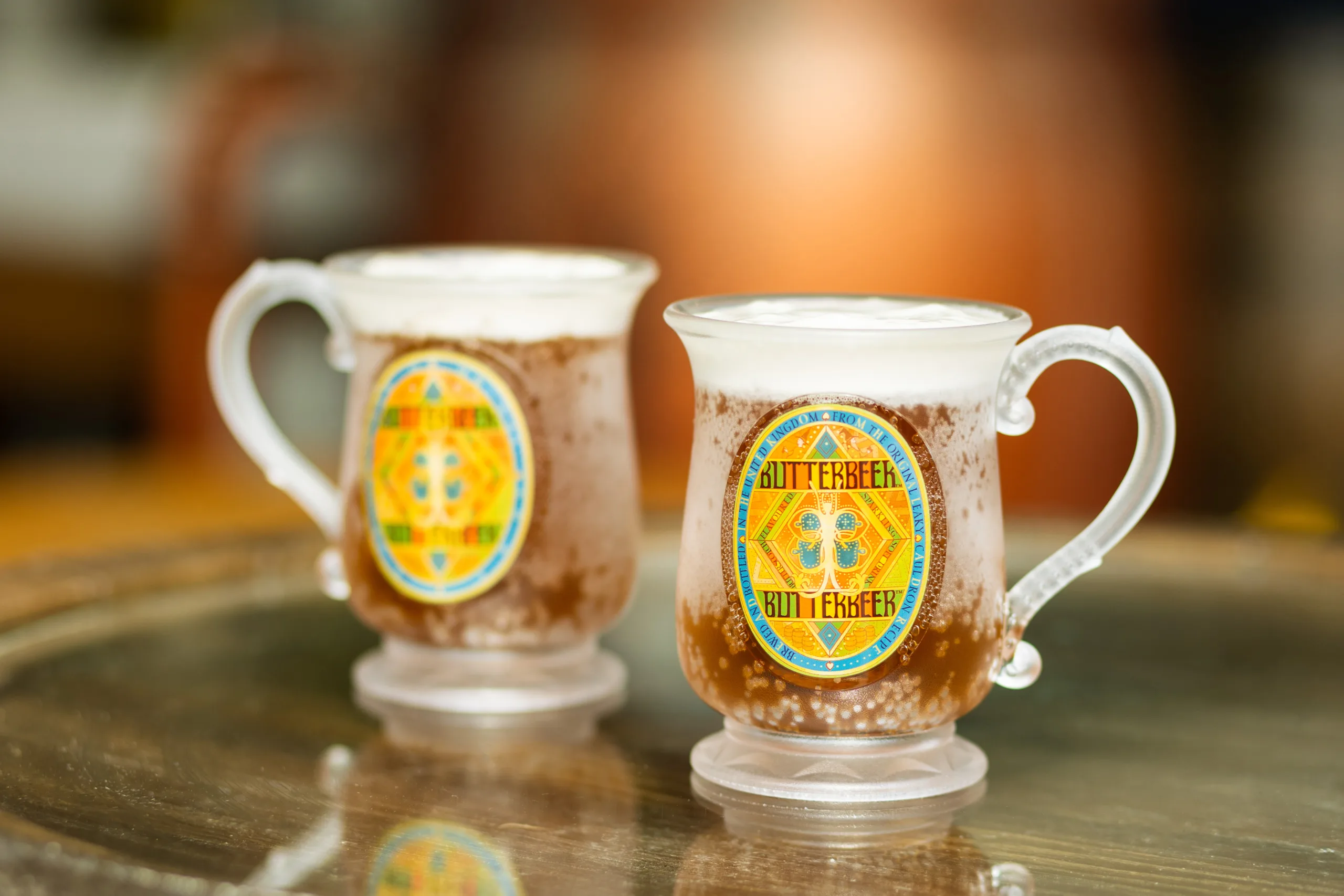 スタジオツアー東京 映画『ハリー・ポッター』の世界観を再現したバタービールバーで味わえるバタービール