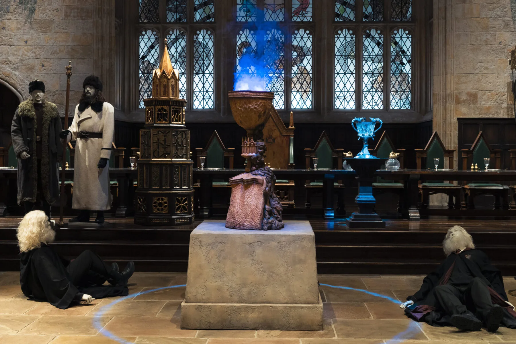 スタジオツアー東京 映画『ハリー・ポッター』の世界観を再現した大広間 「炎のゴブレット」期間限定のゴブレットの展示