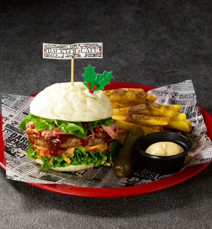 スタジオツアー東京 映画ハリー・ポッターの世界を再現した白いハンバーガー