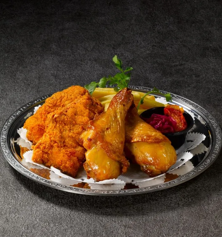 スタジオツアー東京 クリスマスのご馳走を再現したチキンプレート料理